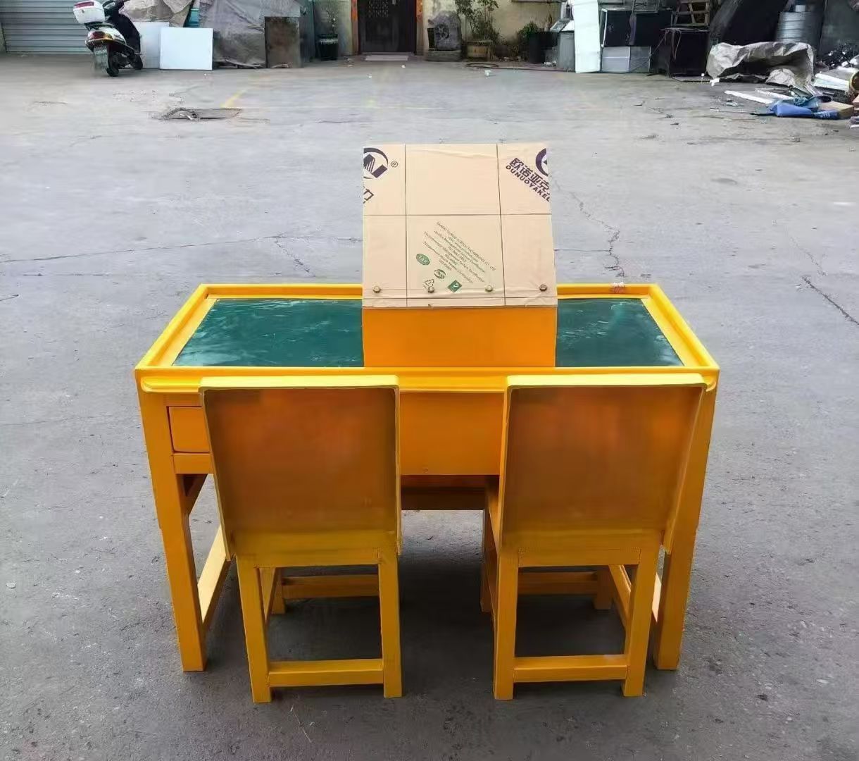 白塔防静电导通桌井下煤矿火工品发放桌：危险品流转的安全守护者